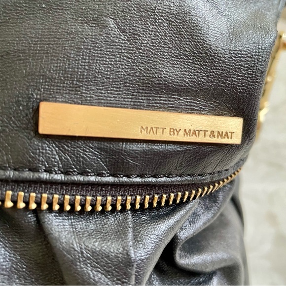 Matt & Nat Black Vegan Bucket Handbag - Picture 4 of 4